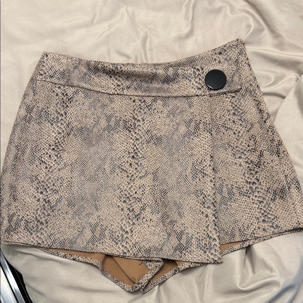 Zara Snakeskin Print Skort